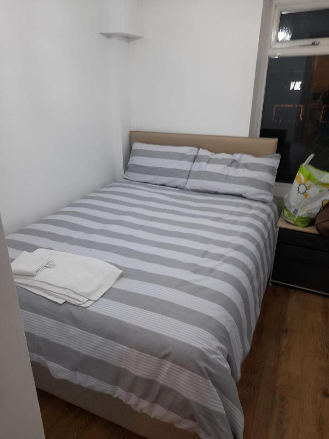 Zest Apartment Two Манчестър Екстериор снимка