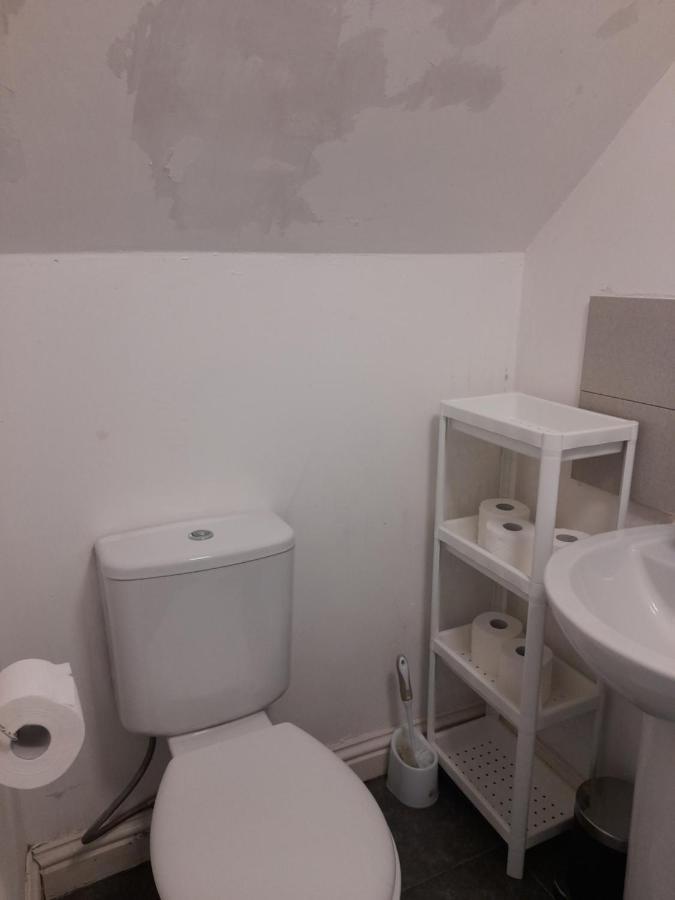 Zest Apartment Two Манчестър Екстериор снимка